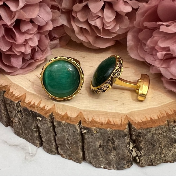 Elegant Round Emerald Green Chrysoprase Gold Cufflinks - Picture 7 of 16